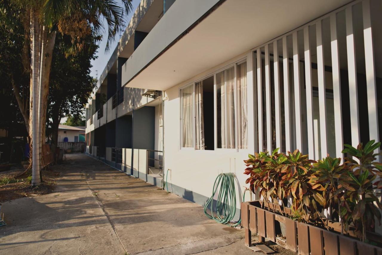 Deejai Hotel Si Racha Esterno foto