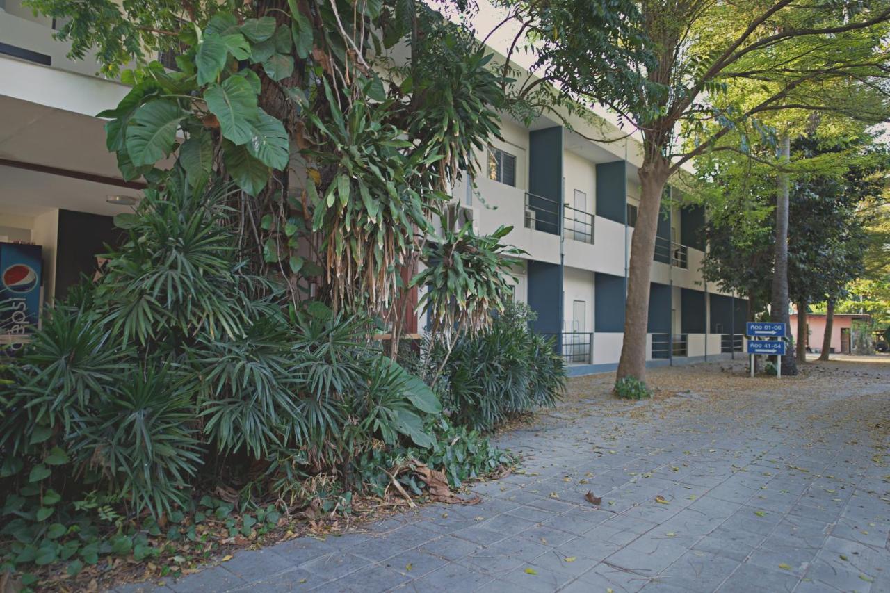 Deejai Hotel Si Racha Esterno foto