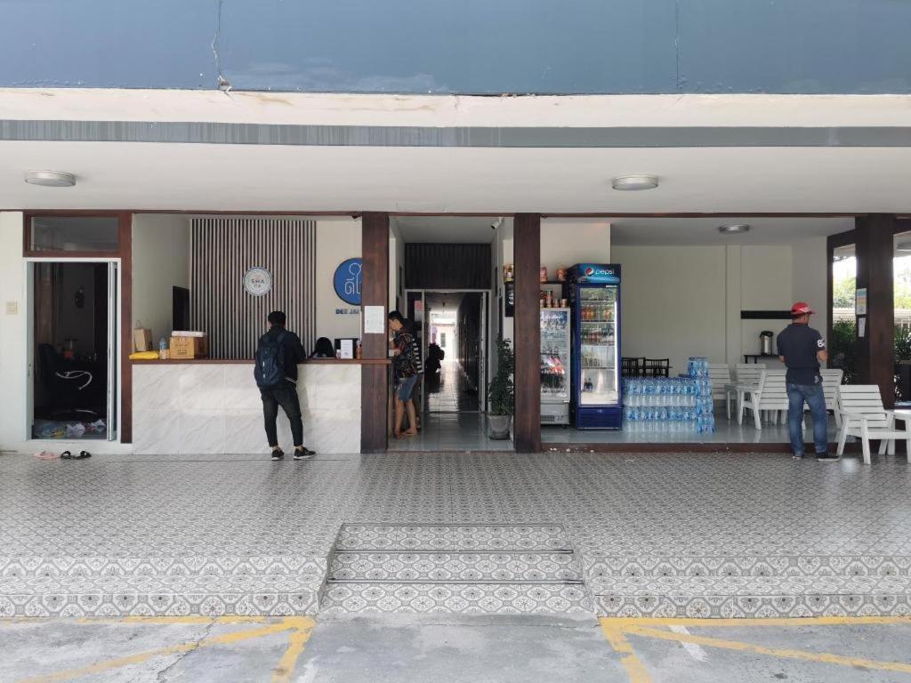 Deejai Hotel Si Racha Esterno foto