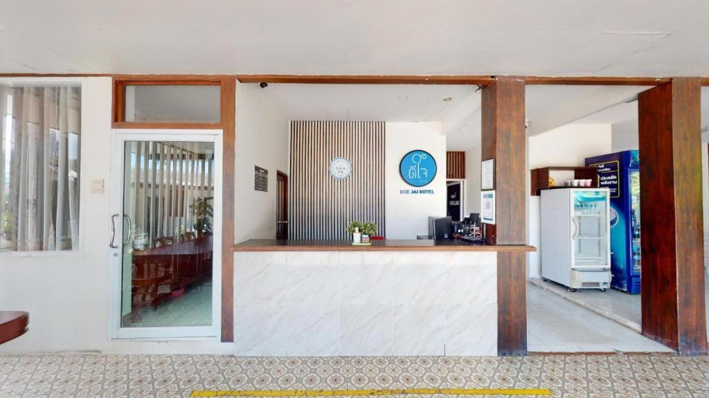 Deejai Hotel Si Racha Esterno foto