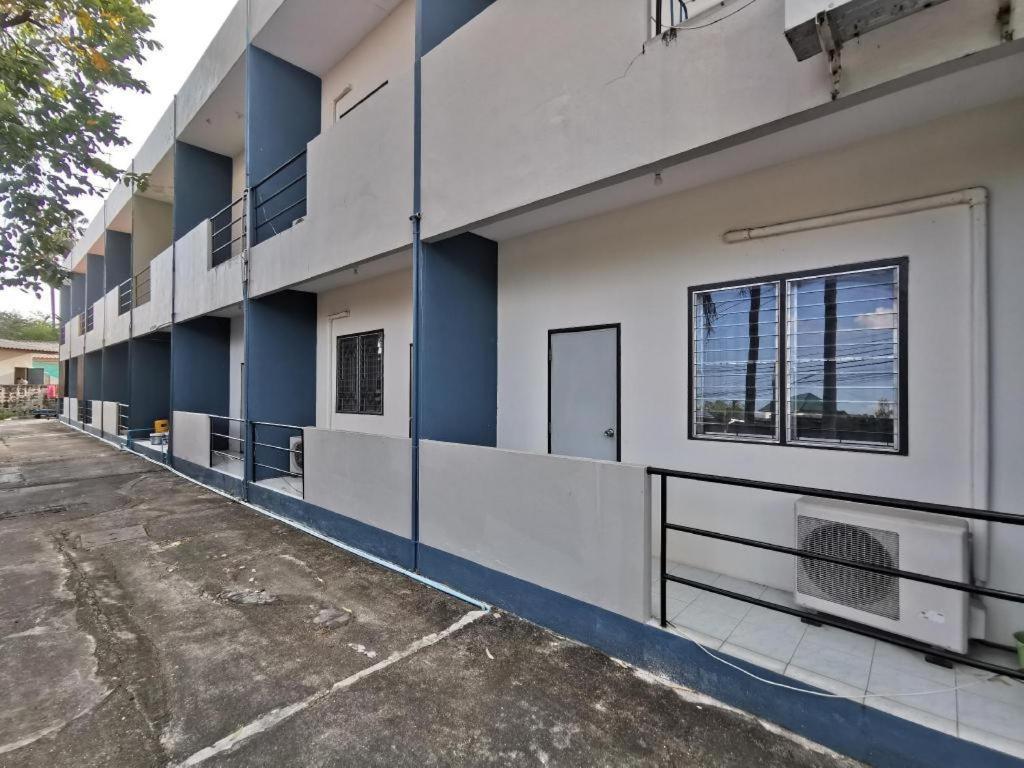 Deejai Hotel Si Racha Esterno foto