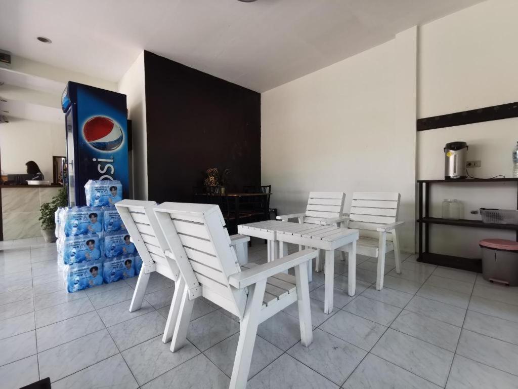 Deejai Hotel Si Racha Esterno foto