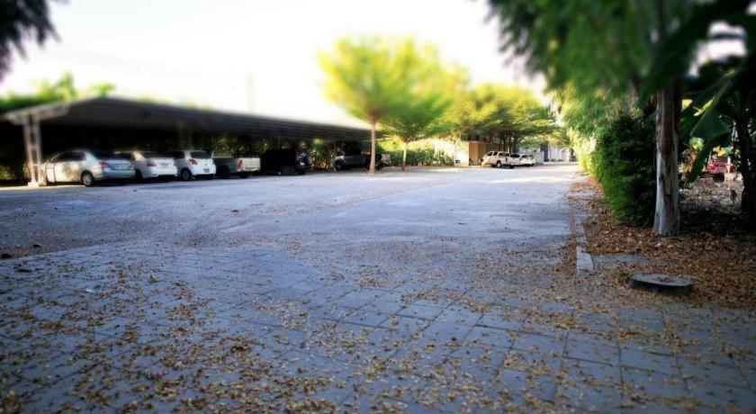 Deejai Hotel Si Racha Esterno foto